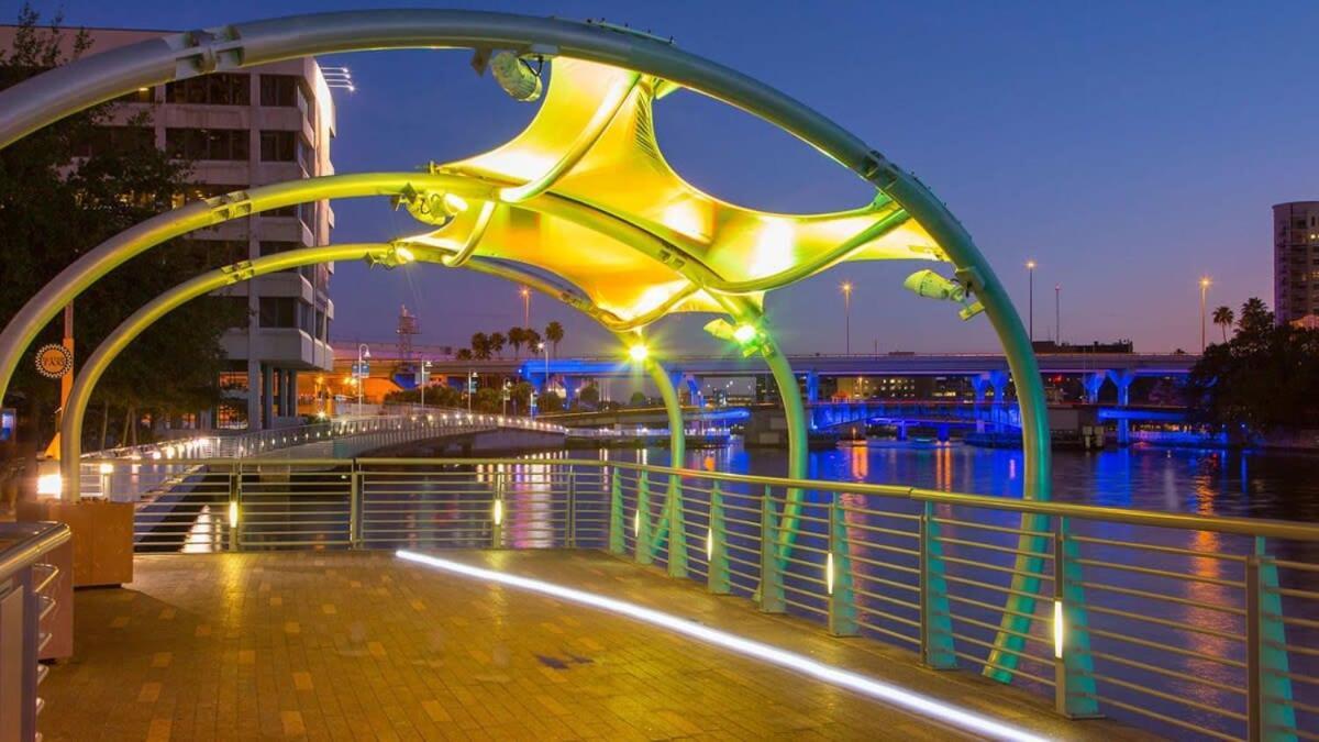 Budget Friendly Sleeps 8 Discounts Available Тампа Екстер'єр фото