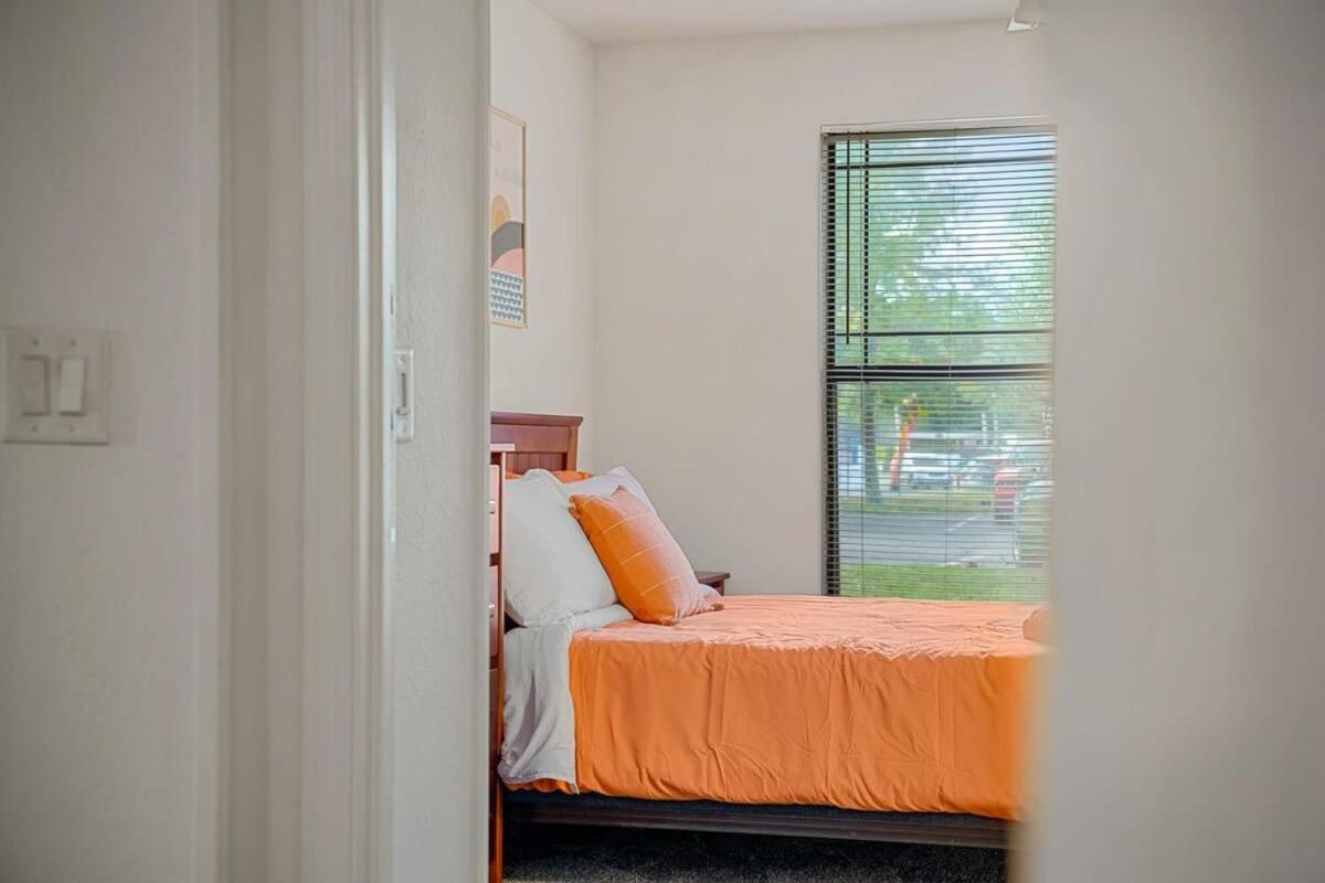 Budget Friendly Sleeps 8 Discounts Available Тампа Екстер'єр фото